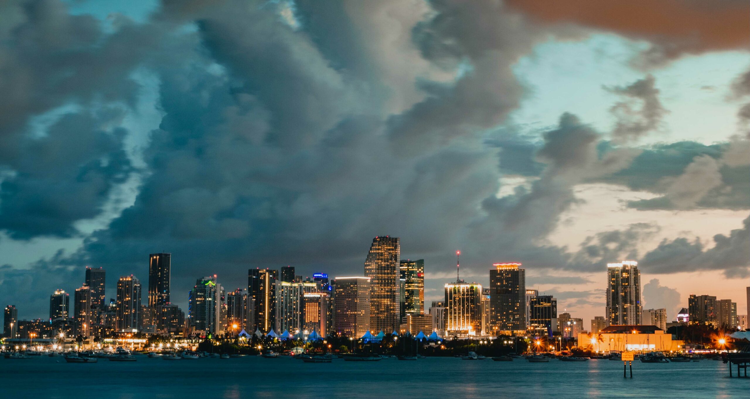 Spektakuläre Natur, traumhafte Strände und urbane Trenddestination: Floridas facettenreiche Hauptstadt Miami lockt mit warmen Temperaturen von September bis April als ideales Winterreiseziel.