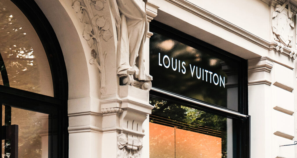 Louis Vuitton wird seinen Hauptsitz im 2. Pariser Arrondissement innerhalb der nächsten Jahre in das erste Hotel der Marke und die bisher größte Boutique der Marke umwandeln.