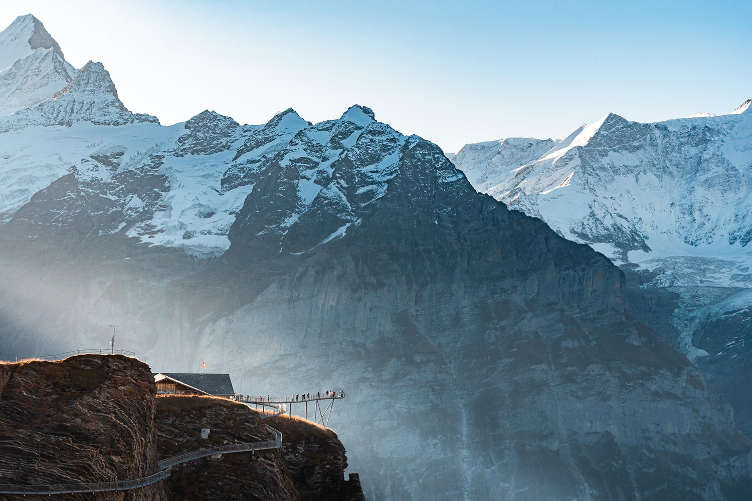 Beste Destinationen im Jänner: Der kleine Ort Grindelwald in den Berner Alpen, auf rund 1.000 Höhenmetern, ist nicht nur im Sommer eine ausgezeichnete Destination.