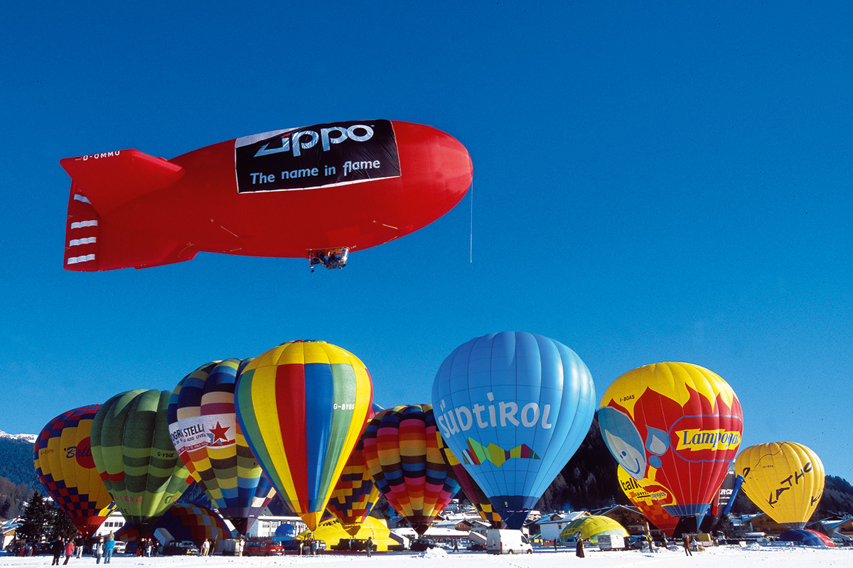 Die Heißluftballone des Dolomiti Balloonfestivals